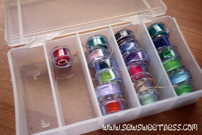 BUTUZE 50 Pcs Bobbins with Bobbin Storage Case,Clear Bobbins for Brother Singer Babylock Janome Kenmore Assorted Colors 